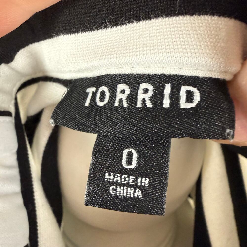Torrid Mini Skater Dress Size 0 (US Large/12) Black White Striped Retro Summer - Picture 6 of 9